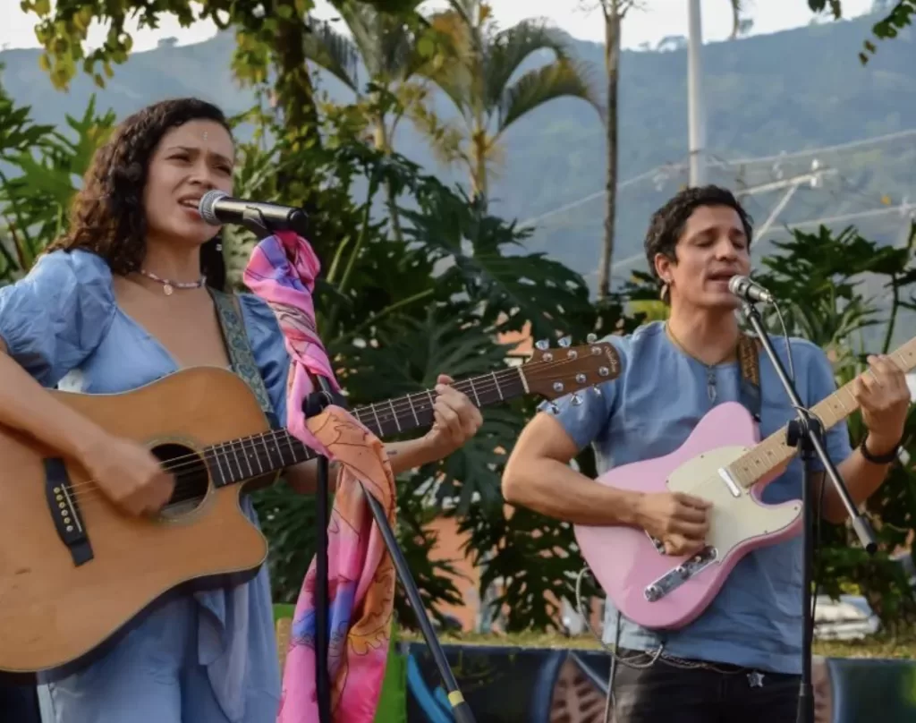 La Música de Abril se instaló en el Parque Belén como parte de “Música en las calles” del Ibagué Festival. Foto: Ibagué Festival 