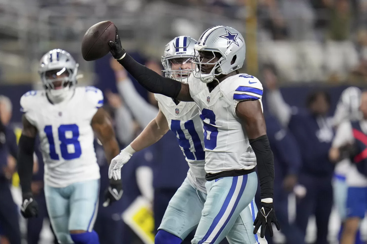 Cowboys gana a Buccaneers y los complican de cara a playoffs. Crédito MEDIOTIEMPO 