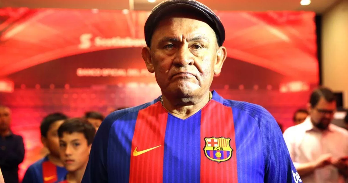 Fallece Hugo Sotil, leyenda del Barça y del fútbol peruano. Crédito MUNDO DEPORTIVO 