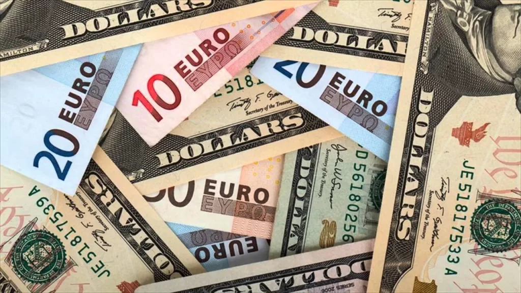 Euro vs dólar: moneda europea se debilita y reduce a su nivel más bajo. Crédito: Bloomberg