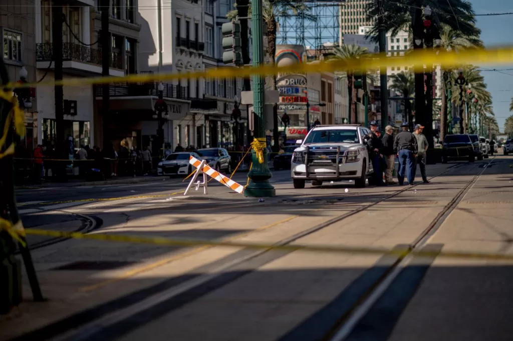 Ataque terrorista en Nueva Orleans: el Barrio Francés en Nueva Orleans está bloqueado a última hora de la mañana con una fuerte presencia policial y del FBI el 1 de enero. Crédito: Emily Kask/AFP/Getty Images.