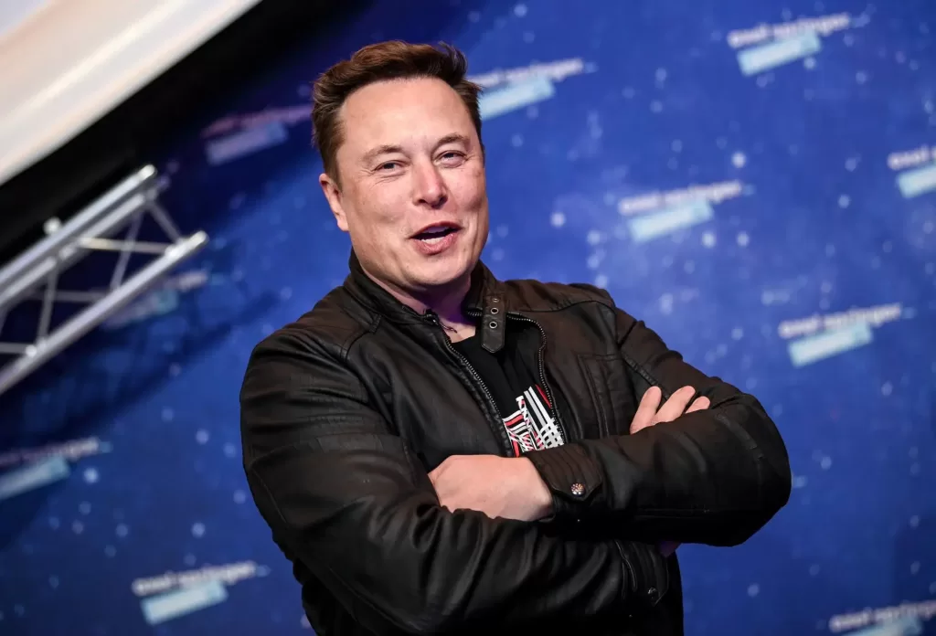 Suspenden retiros voluntarios. El magnate Elon Musk, dueño de empresas como la red social X, Tesla y SpaceX, en una fotografía de archivo. EFE/Brita Pedersen/Pool