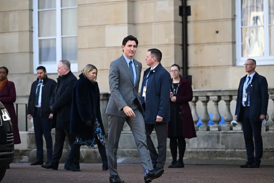 Inicia aplicación de aranceles a México y Canadá: mercados reaccionan. El primer ministro de Canadá, Justin Trudeau, llega a una cumbre sobre Ucrania en Lancaster House en Londres, Gran Bretaña. EFE/EPA/Chris J. Ratcliffe / POOL